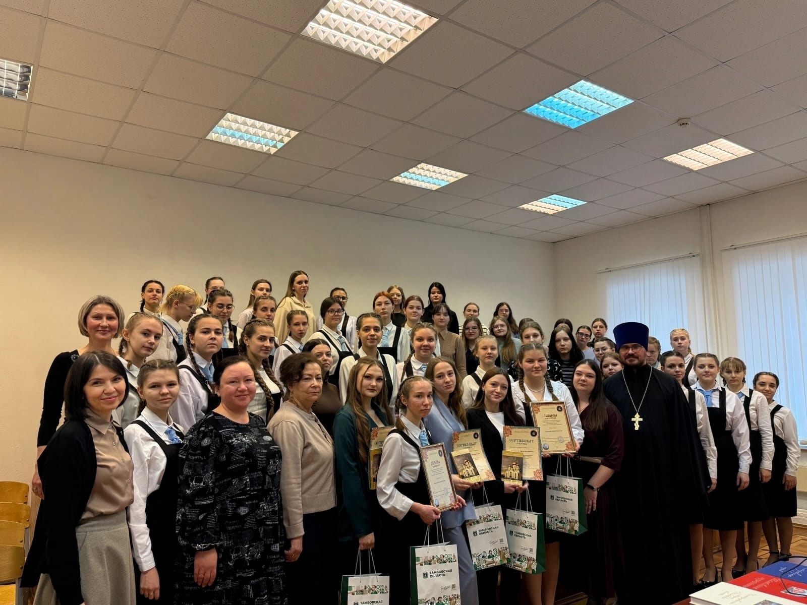 Завершился конкурс «Луч духовного солнца» на лучшую экскурсию по Покровскому собору г.Тамбова, посвященную тамбовскому периоду жизни архиепископа Луки (Войно-Ясенецкого)